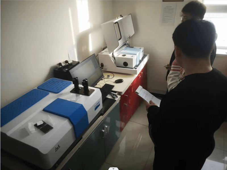通过紫外可见近红分光光度计来测试建筑反射隔热涂料的反射比